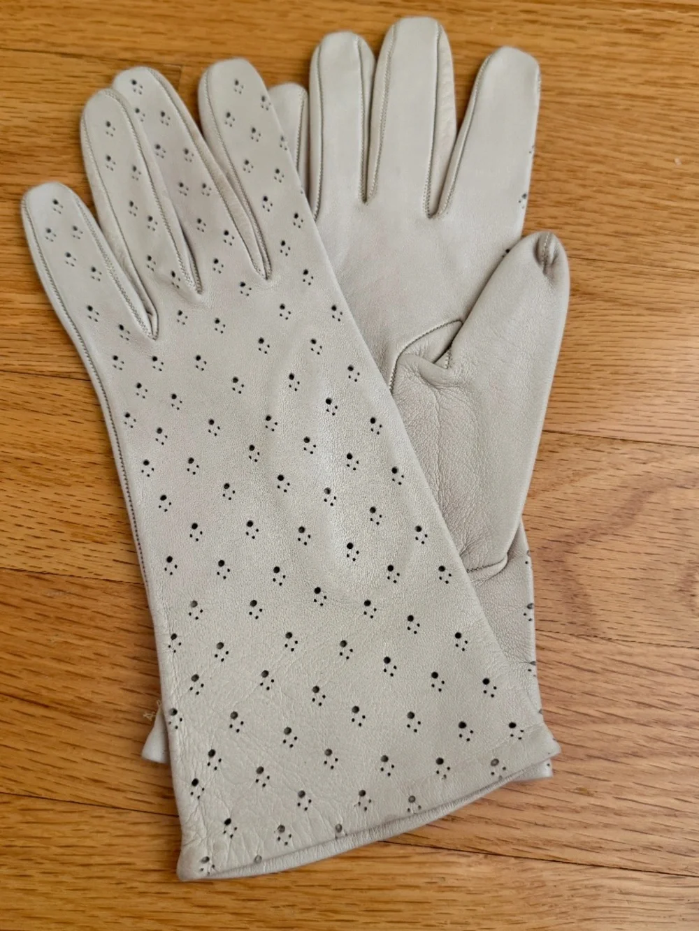 NWOT Kid Leather Womens Gloves Cream Color Size 7